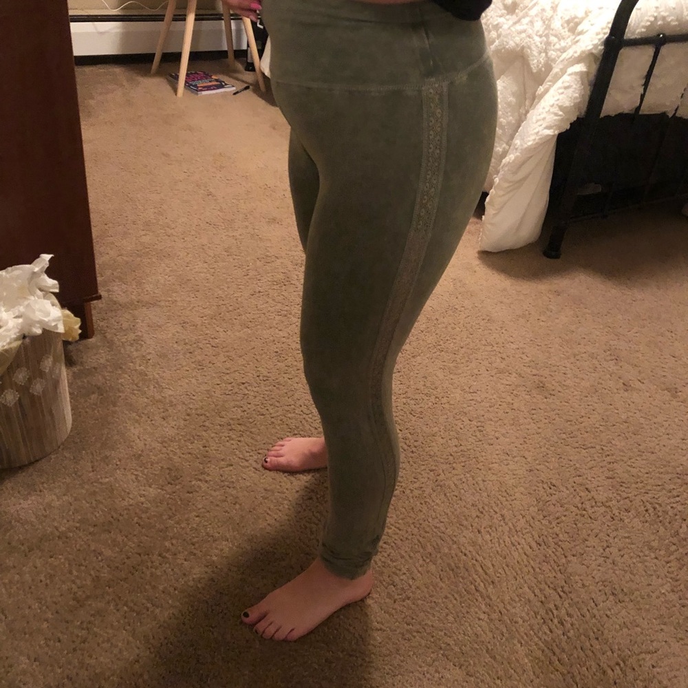 Green leggings